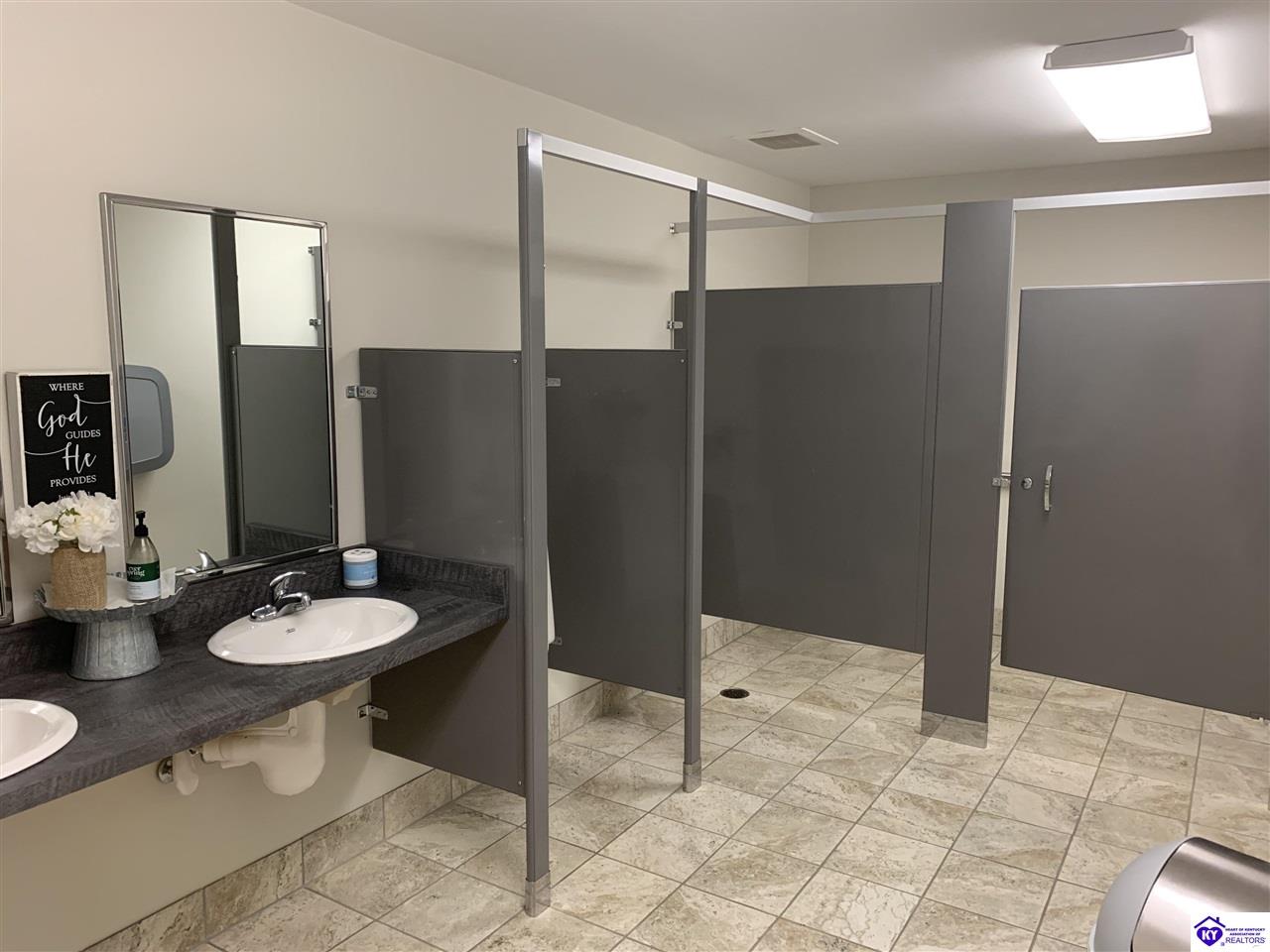 Listing Picture 1615 W Lincoln Trail Boulevard Radcliff, KY 40160 MLS HK24000924