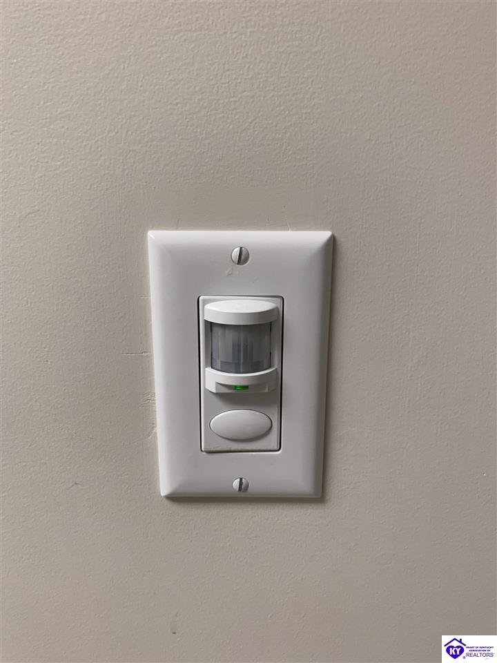 Listing Picture 1615 W Lincoln Trail Boulevard Radcliff, KY 40160 MLS HK24000924