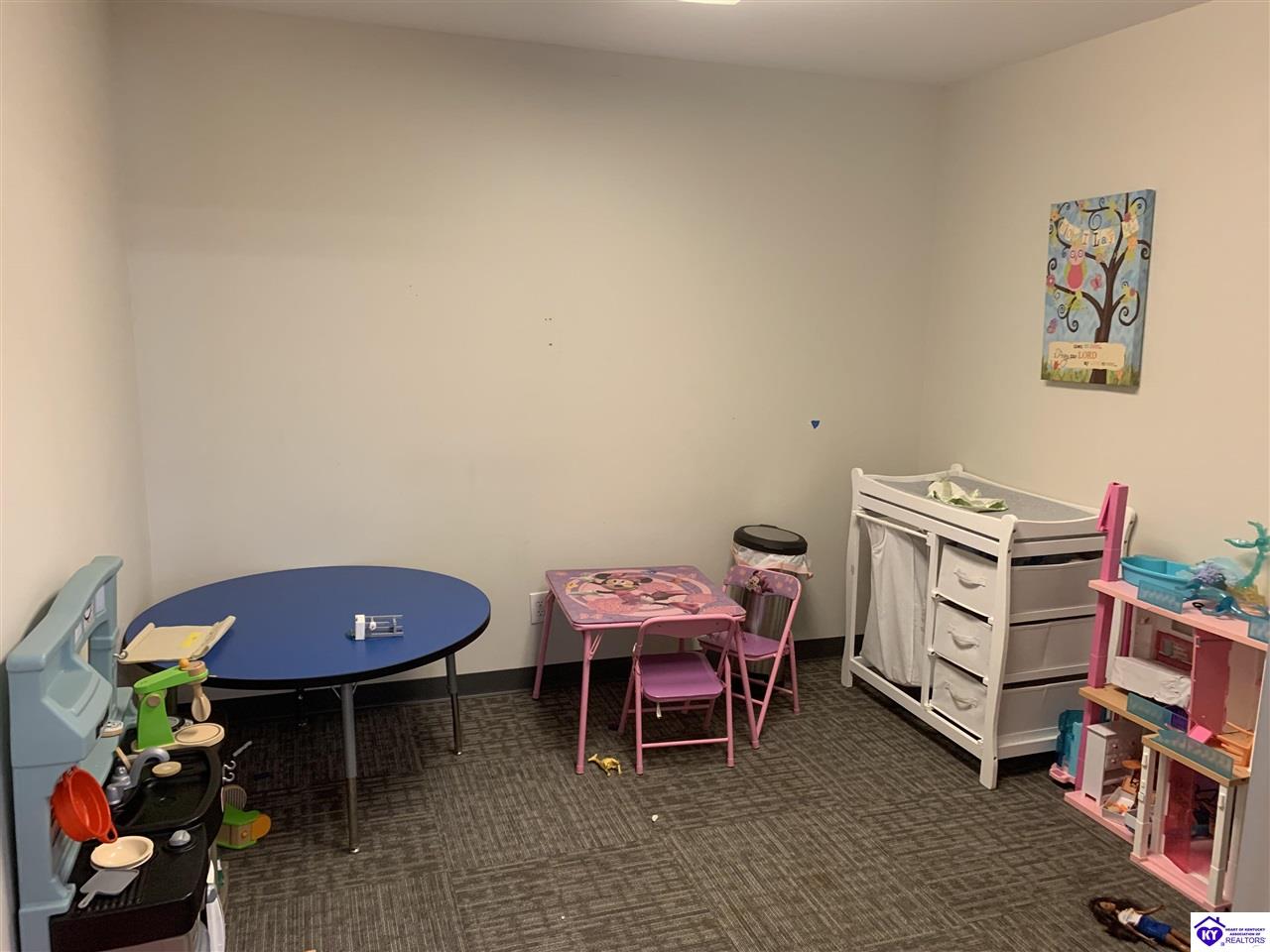 Listing Picture 1615 W Lincoln Trail Boulevard Radcliff, KY 40160 MLS HK24000924