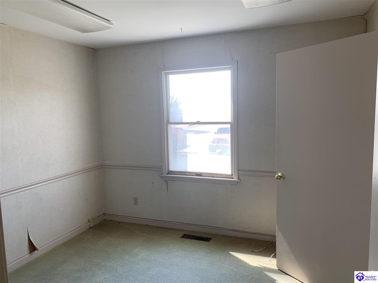 Listing Picture 1615 W Lincoln Trail Boulevard Radcliff, KY 40160 MLS HK24000924