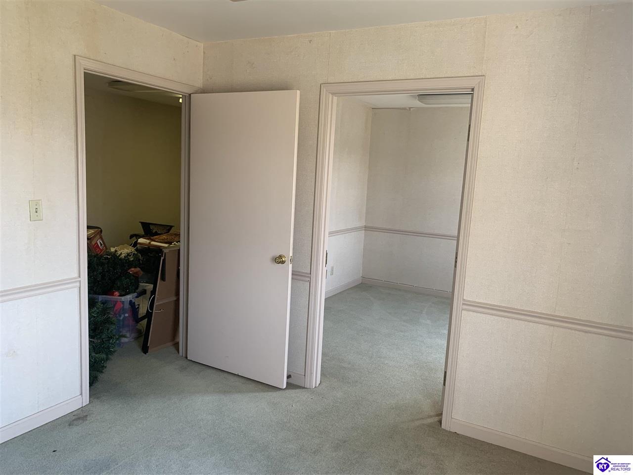 Listing Picture 1615 W Lincoln Trail Boulevard Radcliff, KY 40160 MLS HK24000924