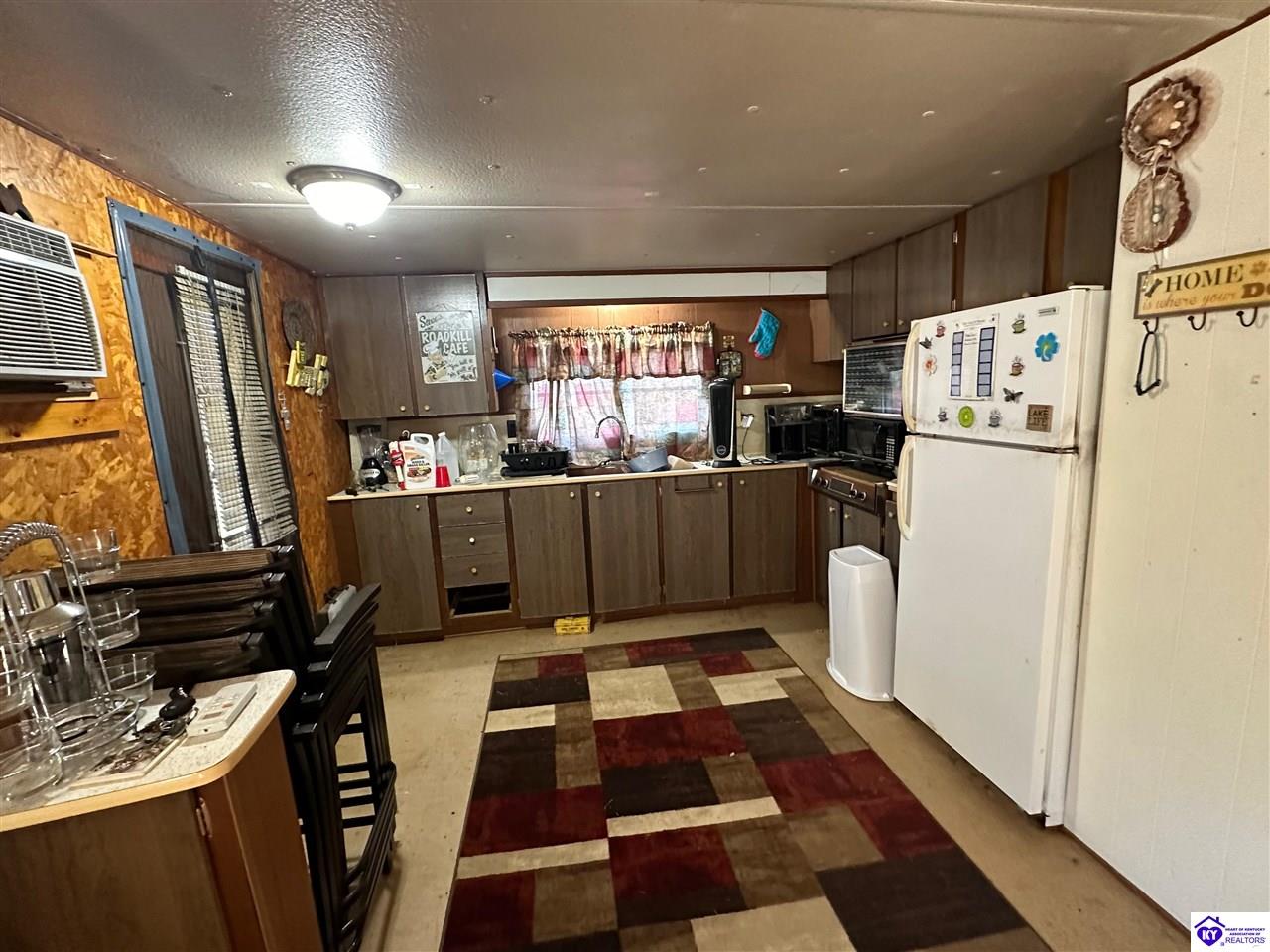 Listing Picture 28 Eddings Lane Scottsville, KY 42164 MLS HK24001039