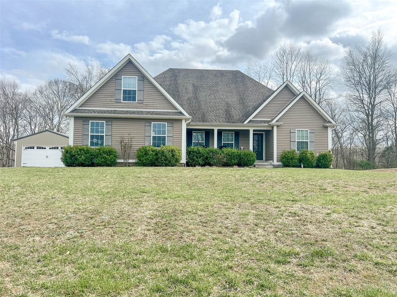1541 W G Talley Road, Alvaton, KY 
