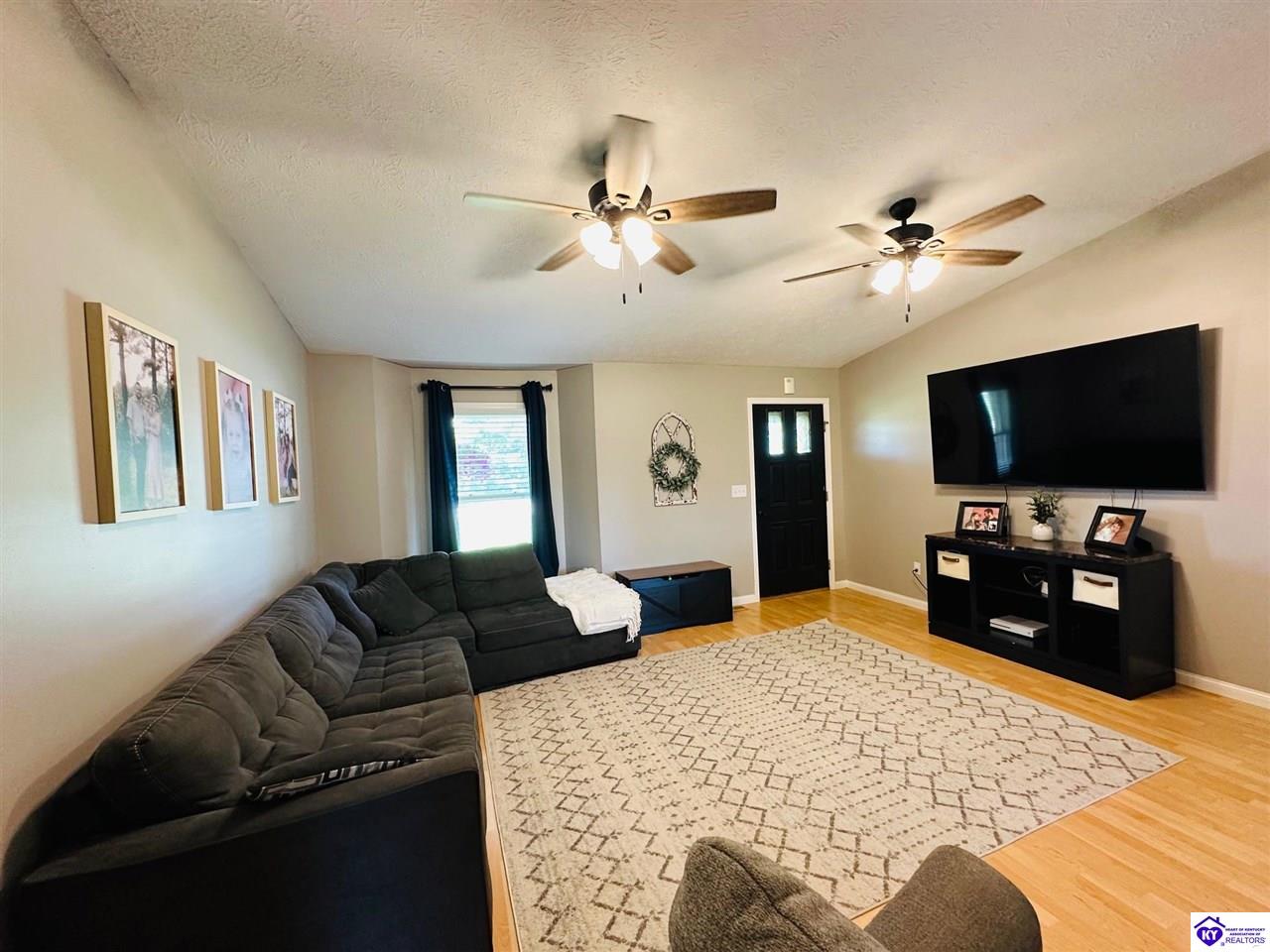 Listing Picture 975 Christerson Lane Campbellsville, KY 42718 MLS HK24001929