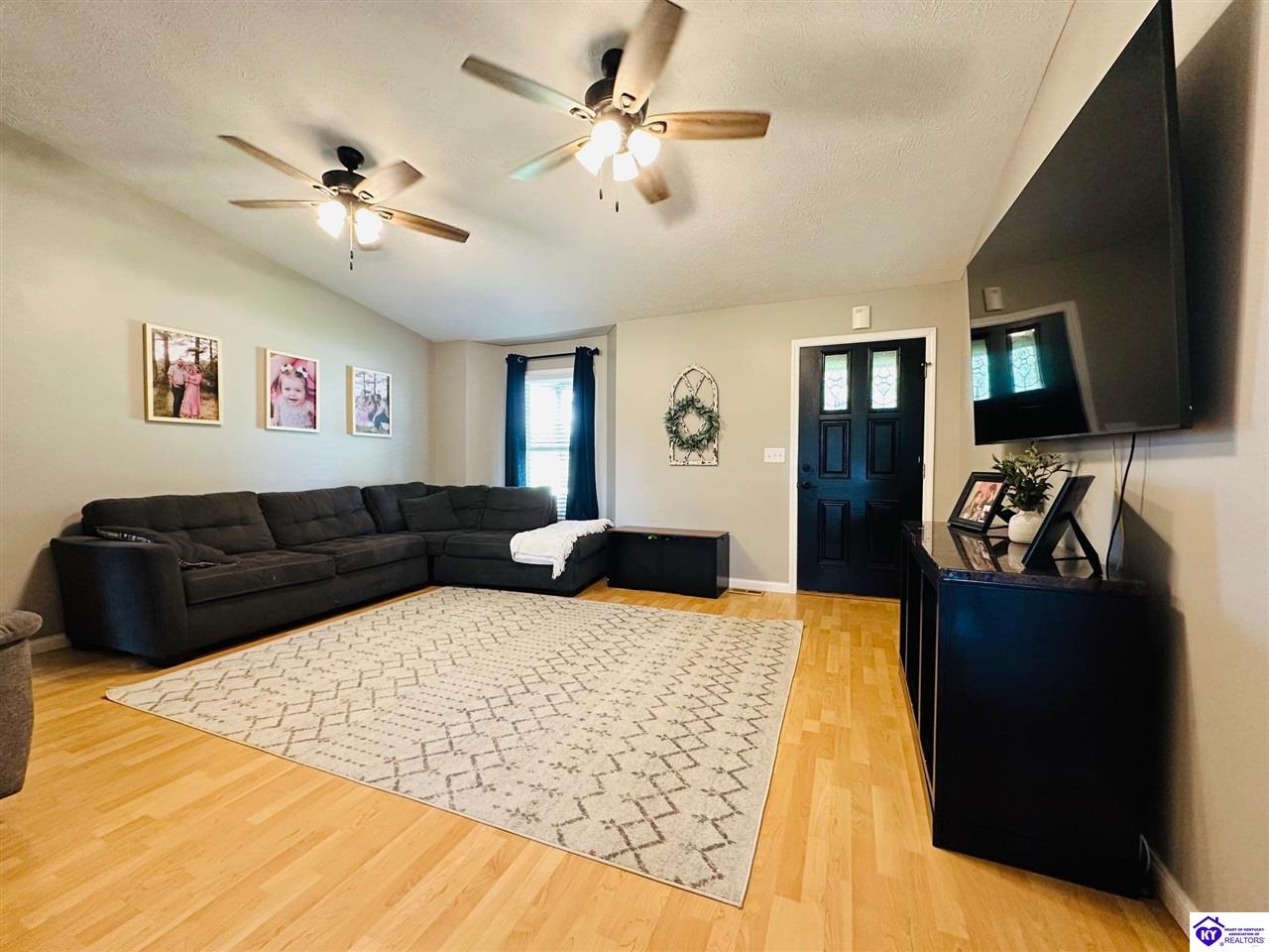 Listing Picture 975 Christerson Lane Campbellsville, KY 42718 MLS HK24001929