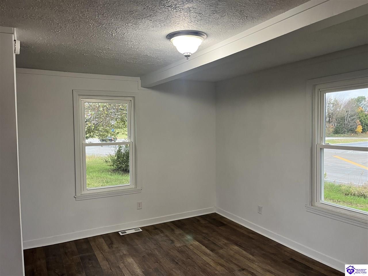 Listing Picture 606 Bush Lane Elizabethtown, KY 42701 MLS HK24002206