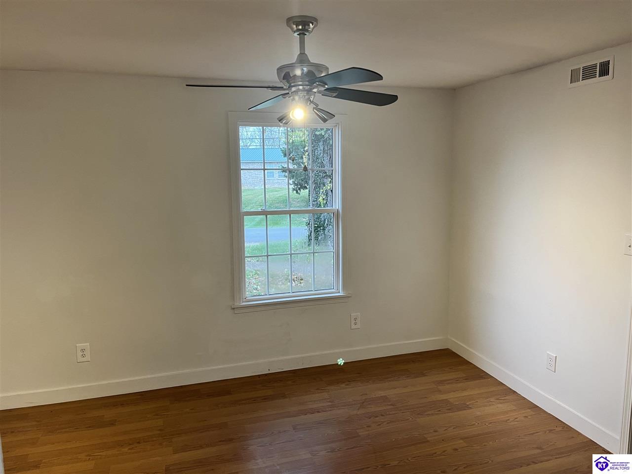 Listing Picture 606 Bush Lane Elizabethtown, KY 42701 MLS HK24002206