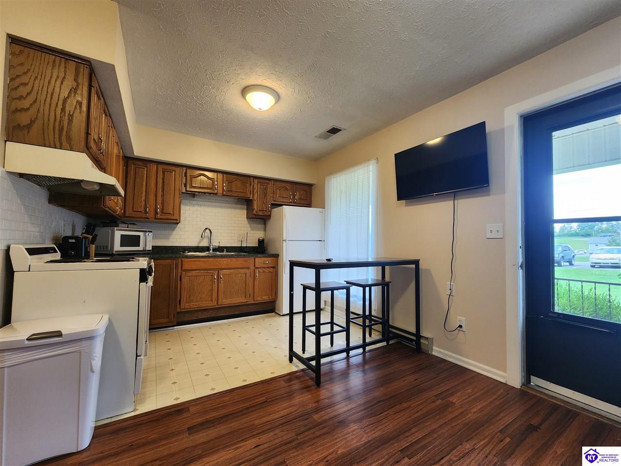 Listing Picture 830 Palmetto Loop Glendale, KY 42740 MLS HK24002324