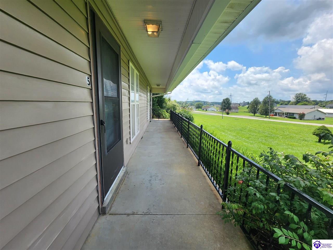 Listing Picture 830 Palmetto Loop Glendale, KY 42740 MLS HK24002324