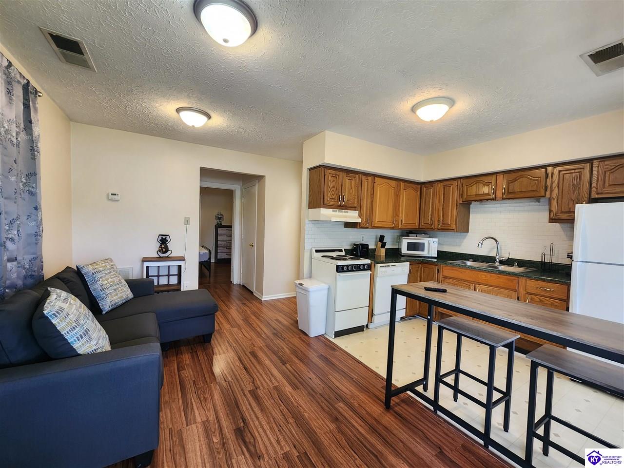 Listing Picture 830 Palmetto Loop Glendale, KY 42740 MLS HK24002324