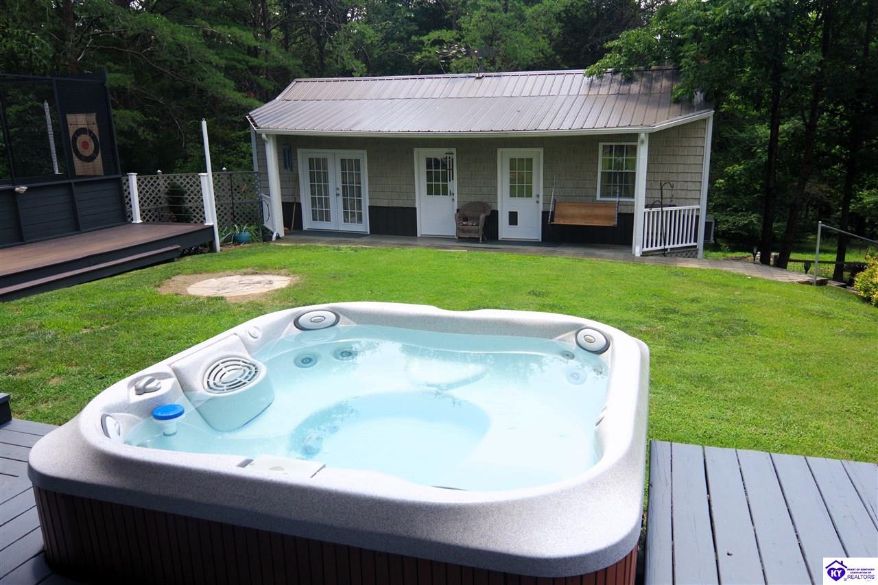 Listing Picture 730 Lakeview Circle Clarkson, KY 42726 MLS HK24002572