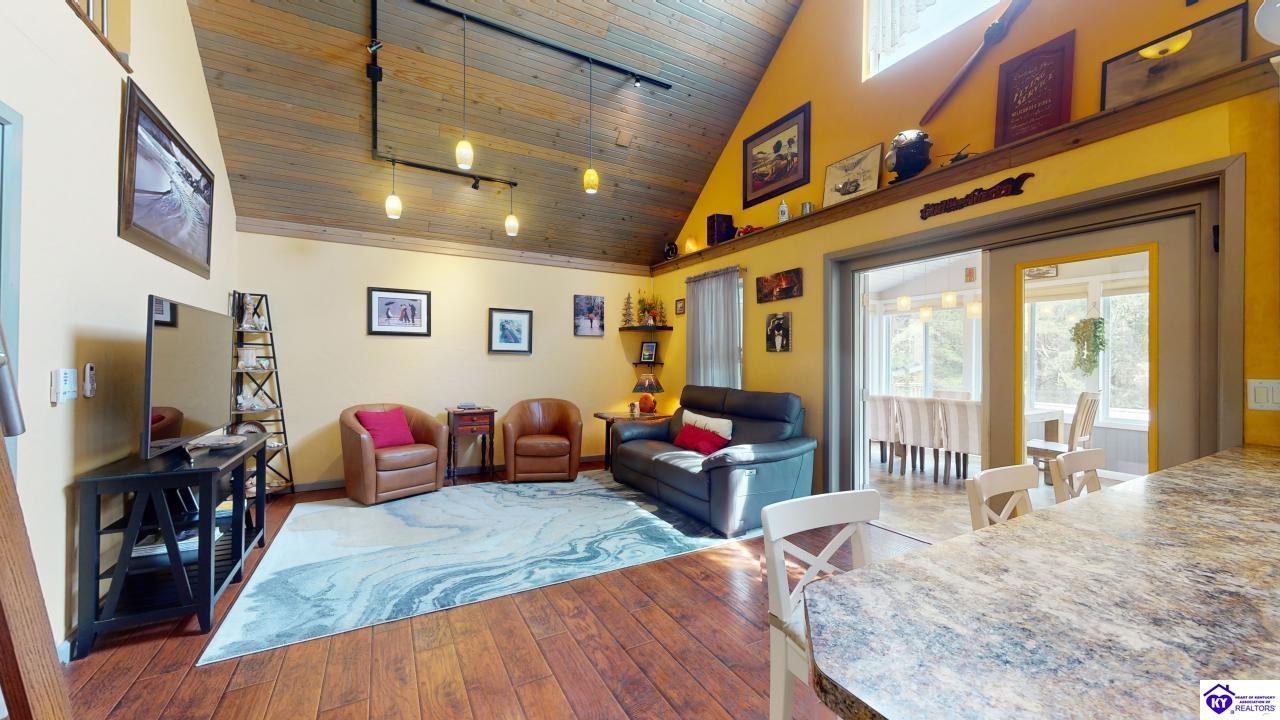 Listing Picture 730 Lakeview Circle Clarkson, KY 42726 MLS HK24002572