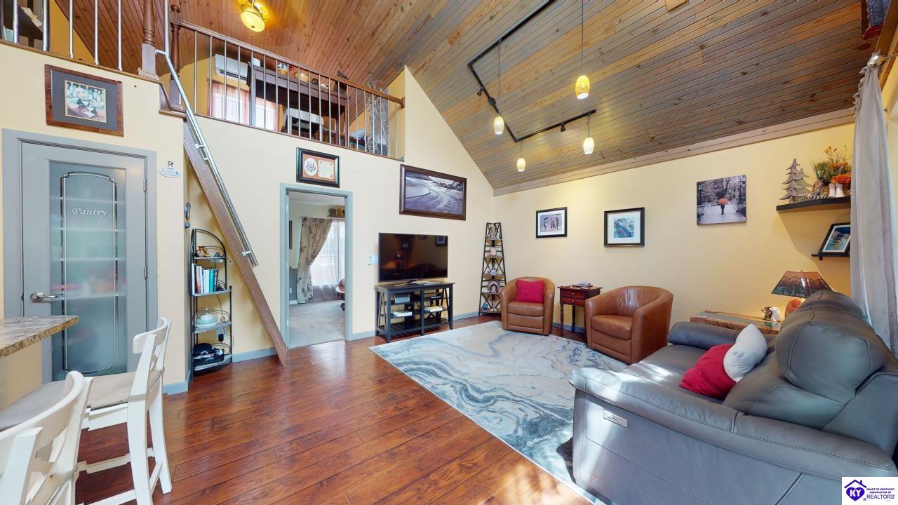 Listing Picture 730 Lakeview Circle Clarkson, KY 42726 MLS HK24002572