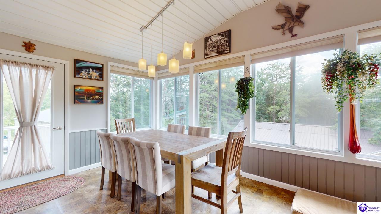 Listing Picture 730 Lakeview Circle Clarkson, KY 42726 MLS HK24002572