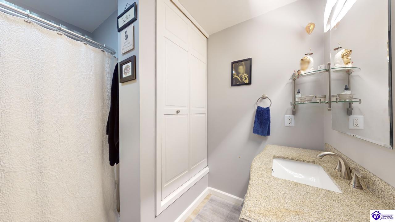 Listing Picture 730 Lakeview Circle Clarkson, KY 42726 MLS HK24002572