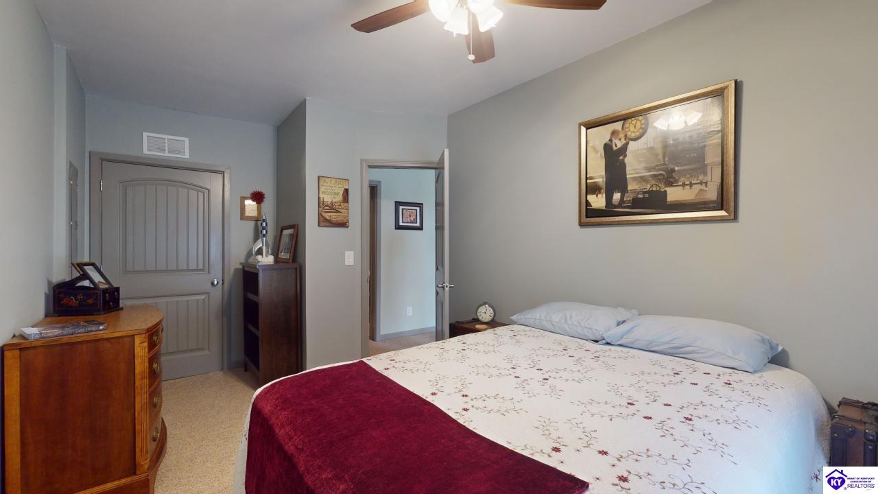 Listing Picture 730 Lakeview Circle Clarkson, KY 42726 MLS HK24002572