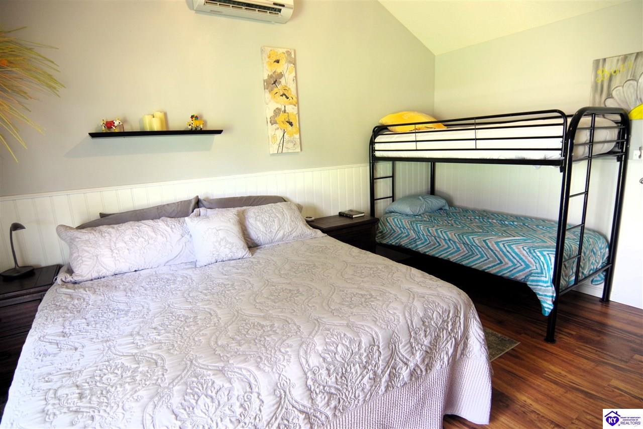 Listing Picture 730 Lakeview Circle Clarkson, KY 42726 MLS HK24002572