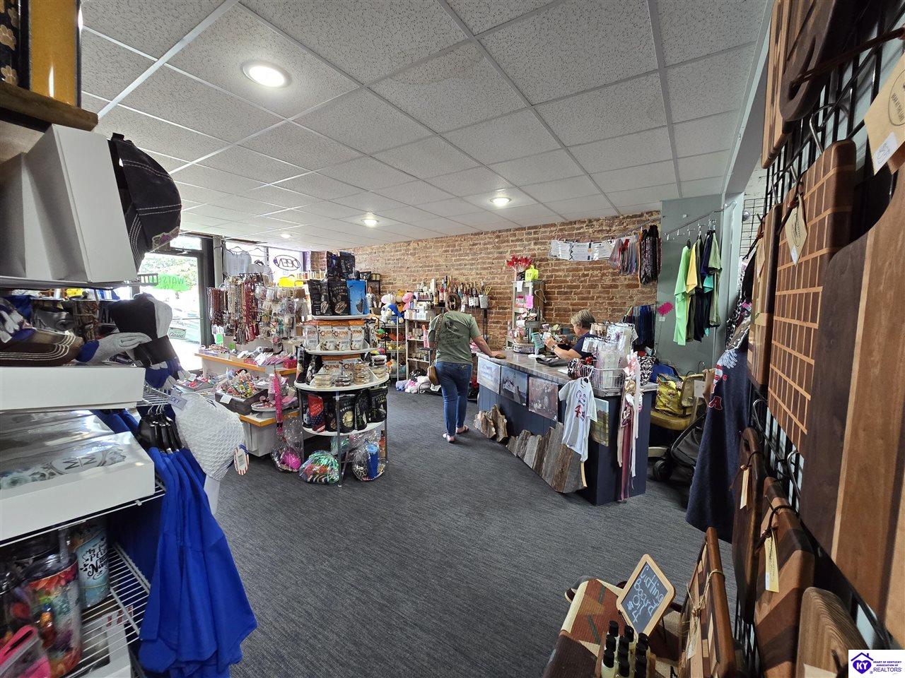 Listing Picture 52 Public Square Leitchfield, KY 42754 MLS HK24002577