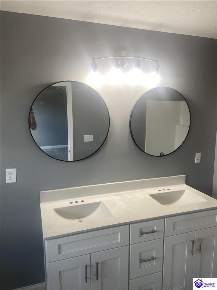 Listing Picture 409 Wakefield Drive Elizabethtown, KY 42701 MLS HK24002633