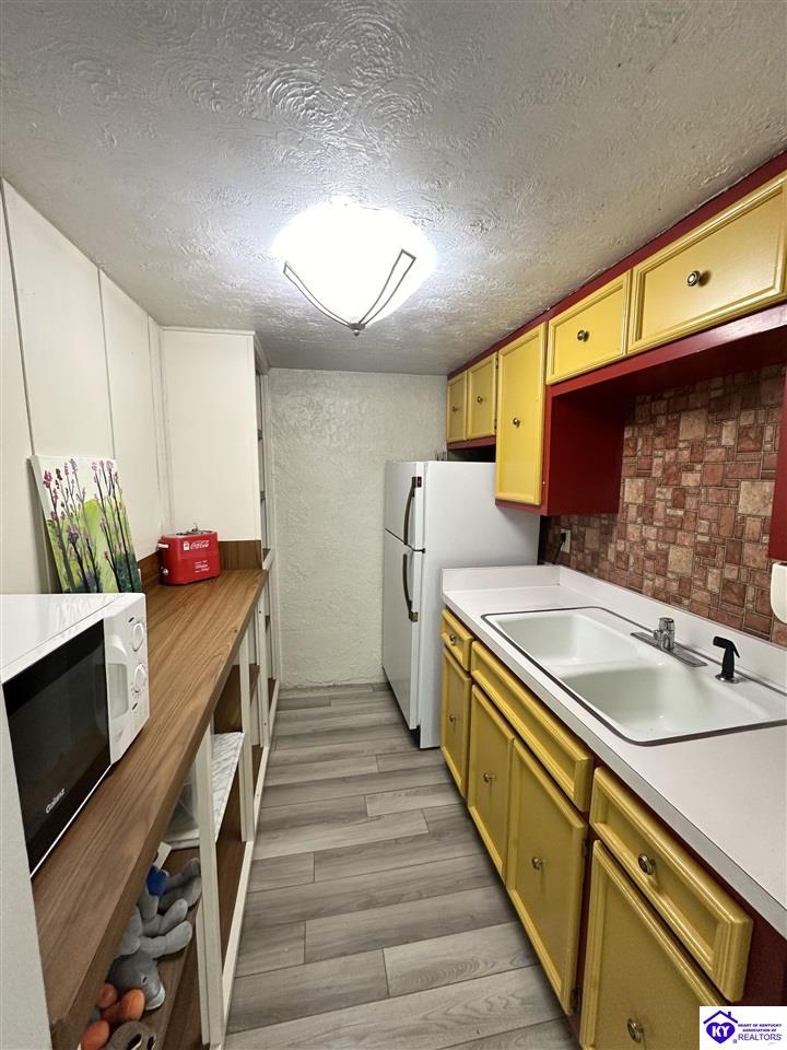 Listing Picture 8018 N Blake Lane Louisville, KY 40258 MLS HK24002691