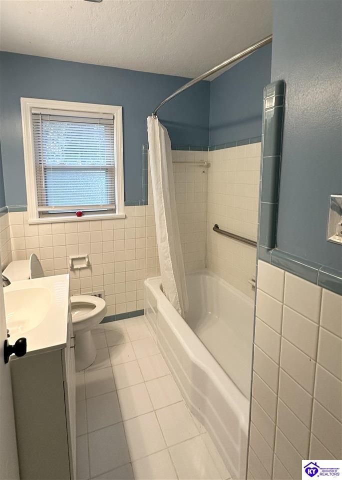 Listing Picture 8018 N Blake Lane Louisville, KY 40258 MLS HK24002691