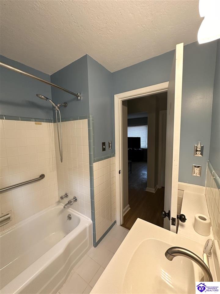 Listing Picture 8018 N Blake Lane Louisville, KY 40258 MLS HK24002691