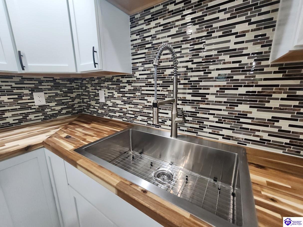 Listing Picture 7610 Liberty Road Campbellsville, KY 42718 MLS HK24002710