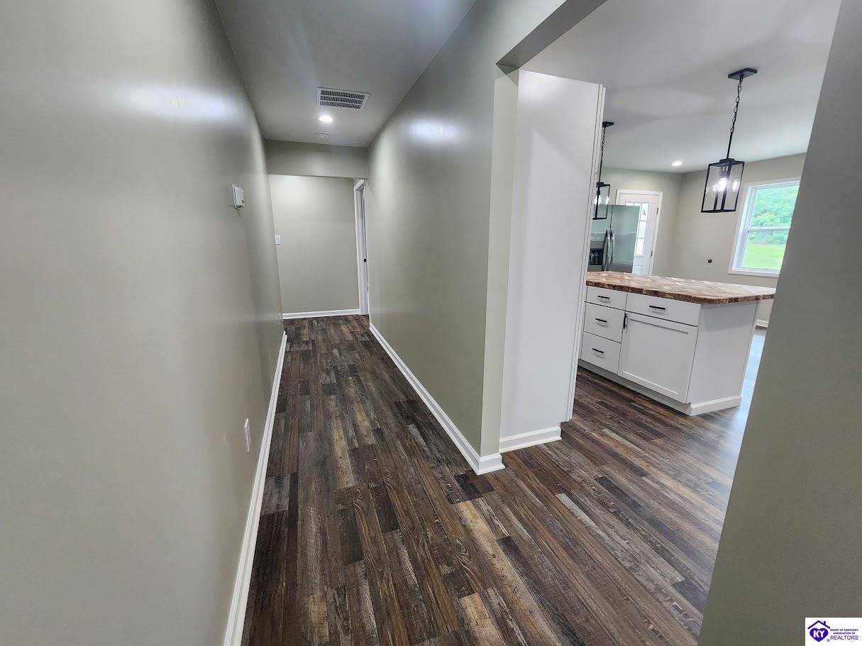 Listing Picture 7610 Liberty Road Campbellsville, KY 42718 MLS HK24002710