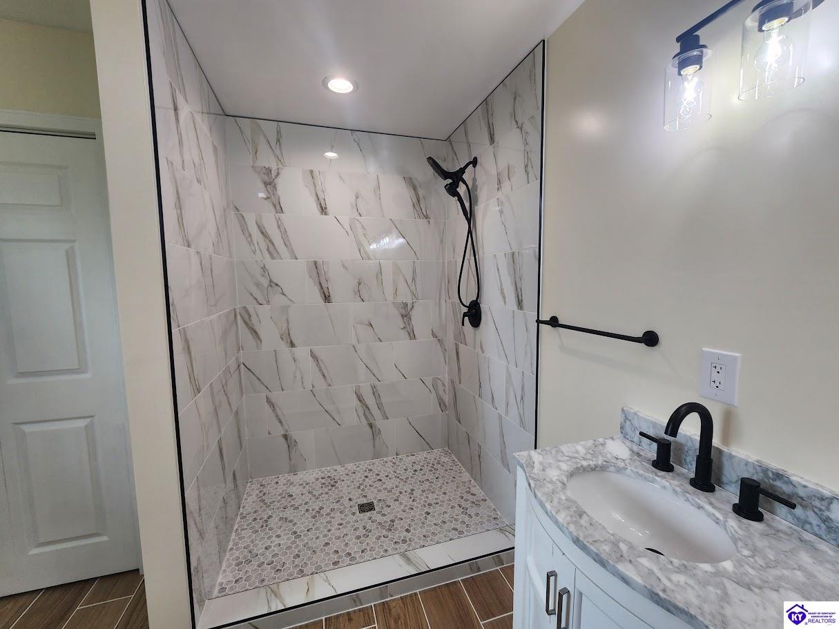 Listing Picture 7610 Liberty Road Campbellsville, KY 42718 MLS HK24002710