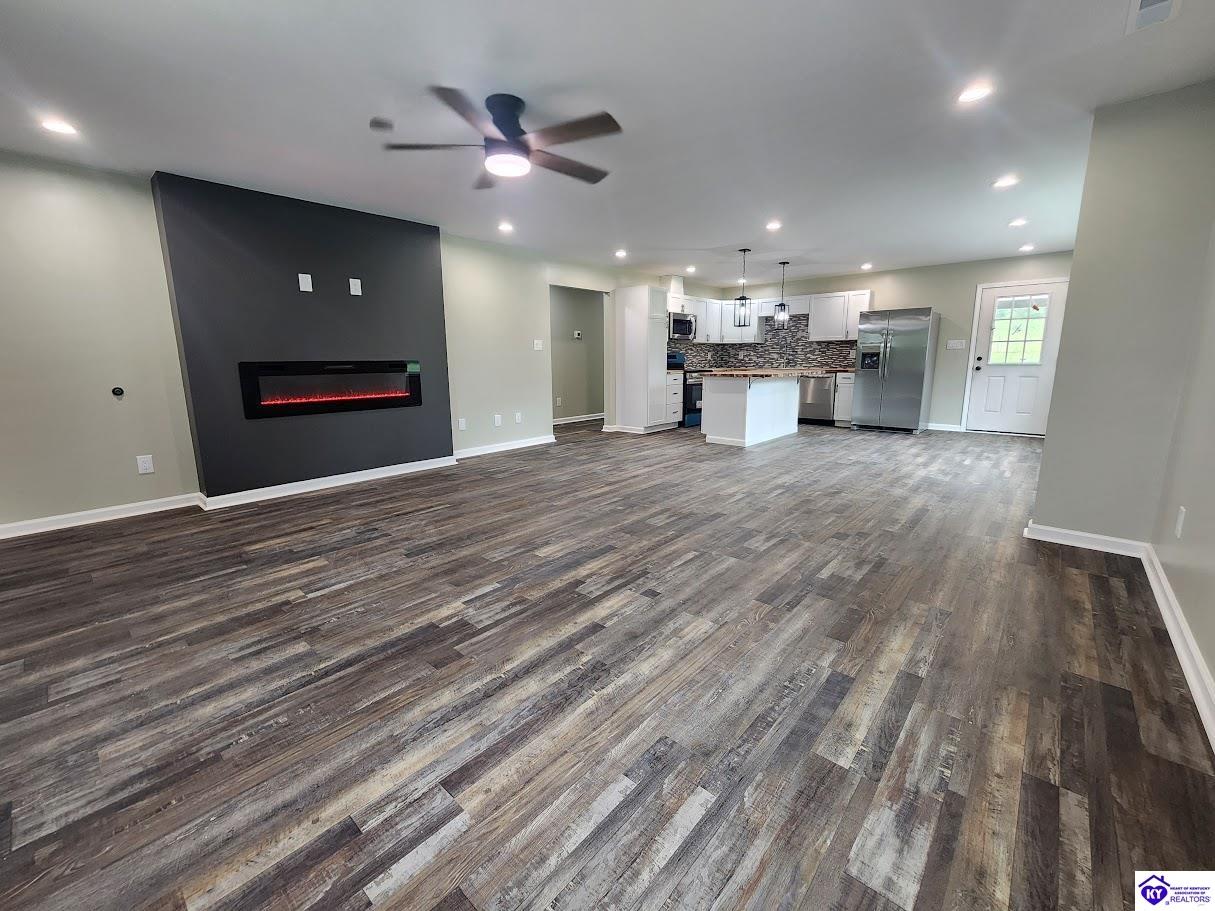 Listing Picture 7610 Liberty Road Campbellsville, KY 42718 MLS HK24002710