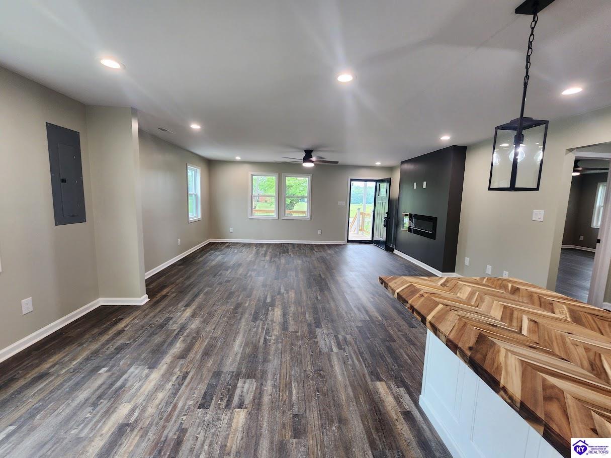 Listing Picture 7610 Liberty Road Campbellsville, KY 42718 MLS HK24002710