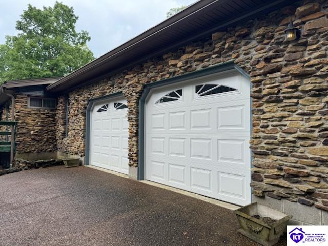 Listing Picture 324 Parkside Drive Falls of Rough, KY 40119 MLS HK24002759