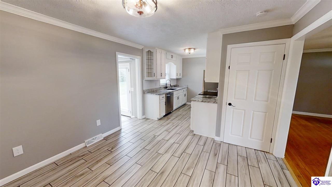 Listing Picture 902 Indian Hills Drive Elizabethtown, KY 42701 MLS HK24002801