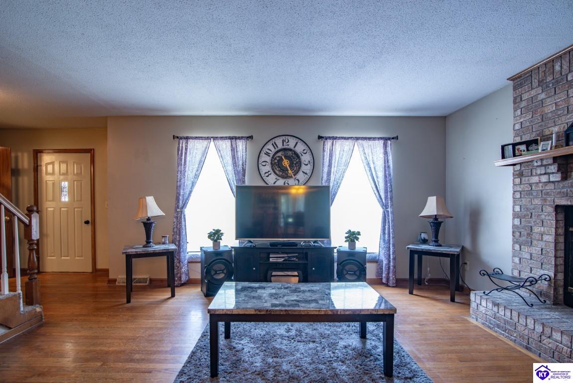 Listing Picture 2019 Oriole Drive Elizabethtown, KY 42701 MLS HK24002843