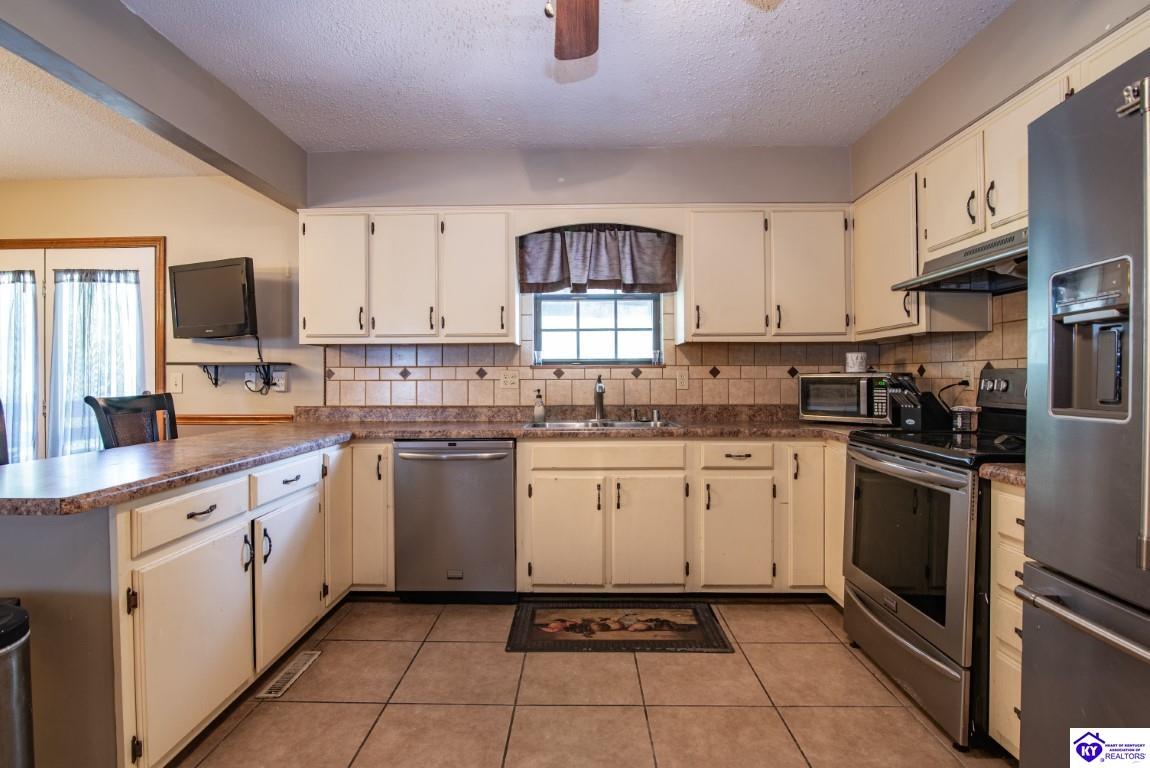 Listing Picture 2019 Oriole Drive Elizabethtown, KY 42701 MLS HK24002843