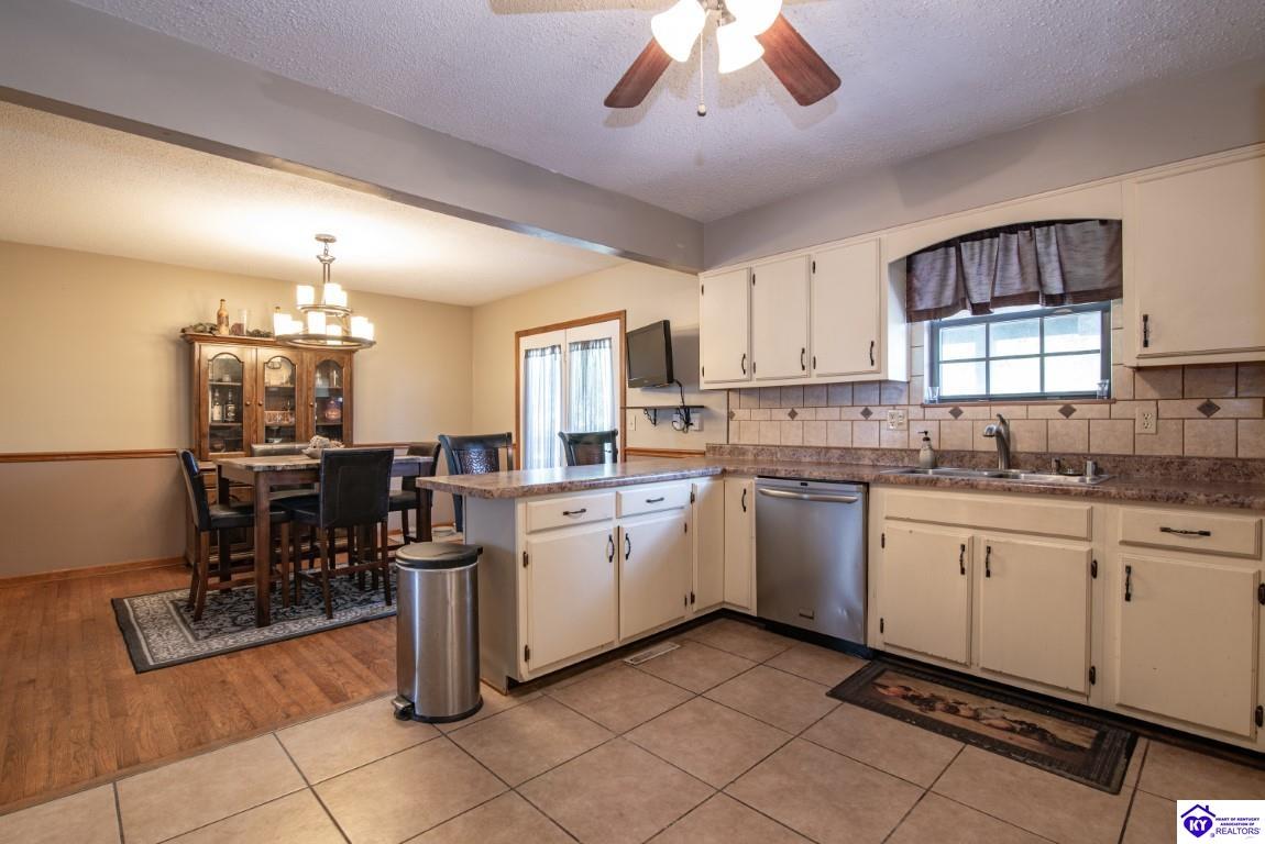 Listing Picture 2019 Oriole Drive Elizabethtown, KY 42701 MLS HK24002843