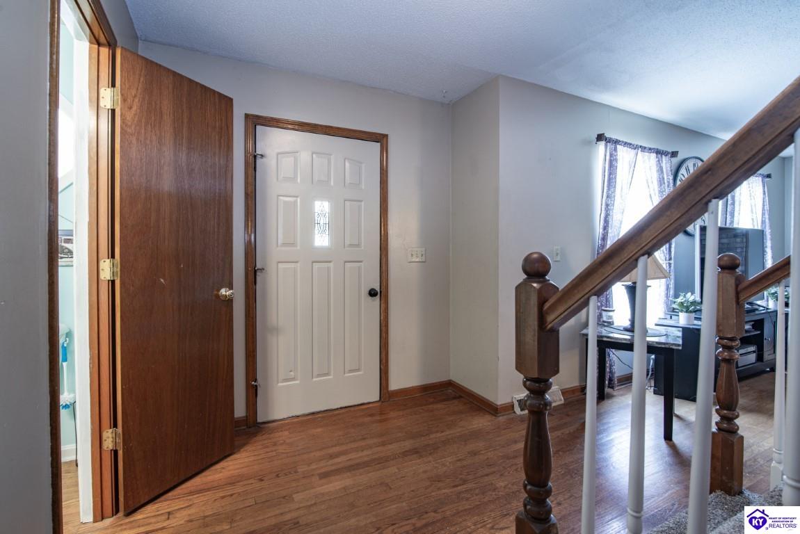 Listing Picture 2019 Oriole Drive Elizabethtown, KY 42701 MLS HK24002843