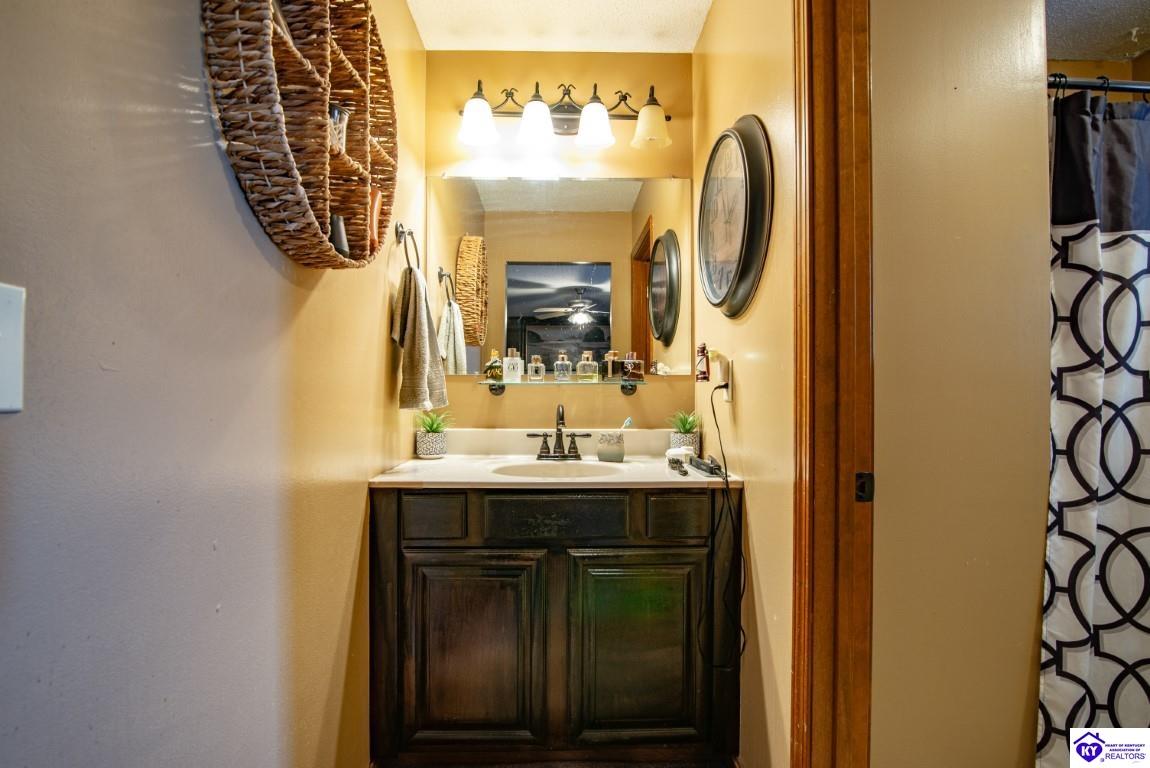 Listing Picture 2019 Oriole Drive Elizabethtown, KY 42701 MLS HK24002843