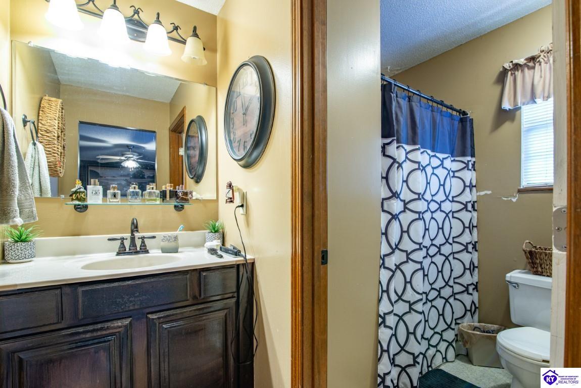 Listing Picture 2019 Oriole Drive Elizabethtown, KY 42701 MLS HK24002843