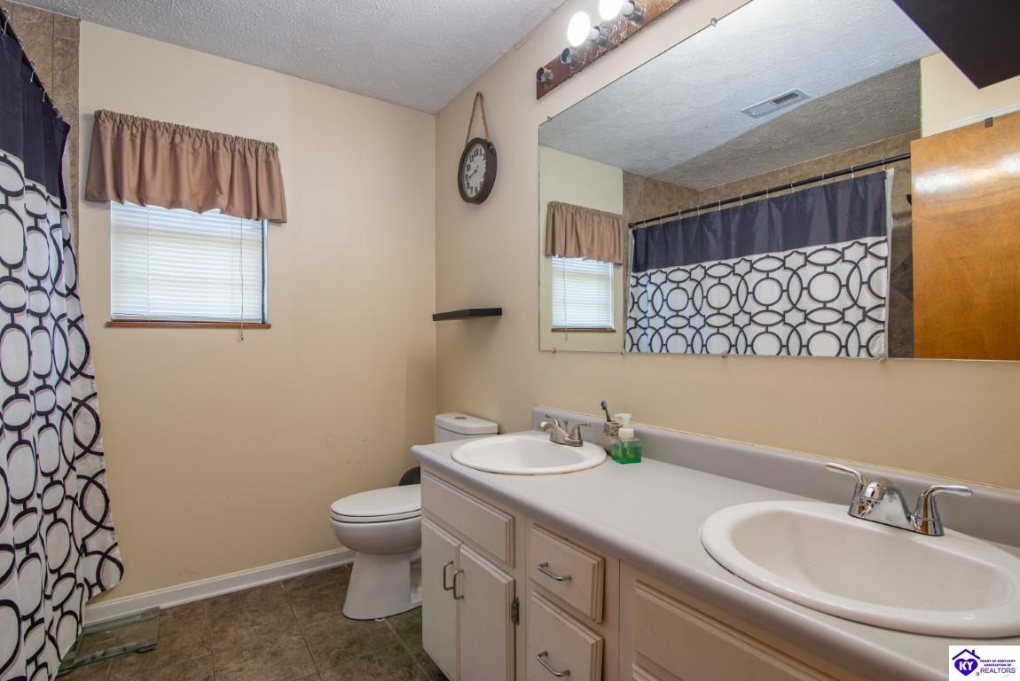 Listing Picture 2019 Oriole Drive Elizabethtown, KY 42701 MLS HK24002843