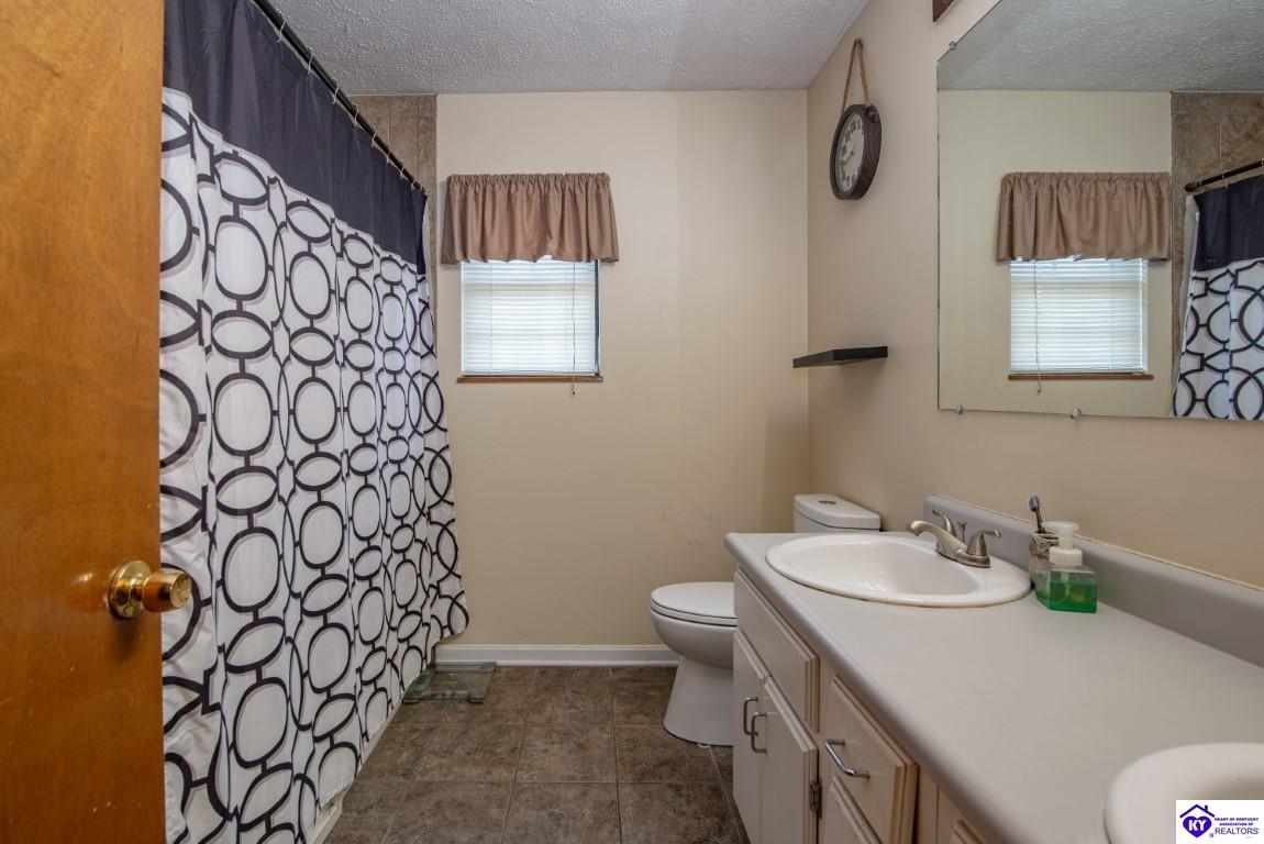 Listing Picture 2019 Oriole Drive Elizabethtown, KY 42701 MLS HK24002843