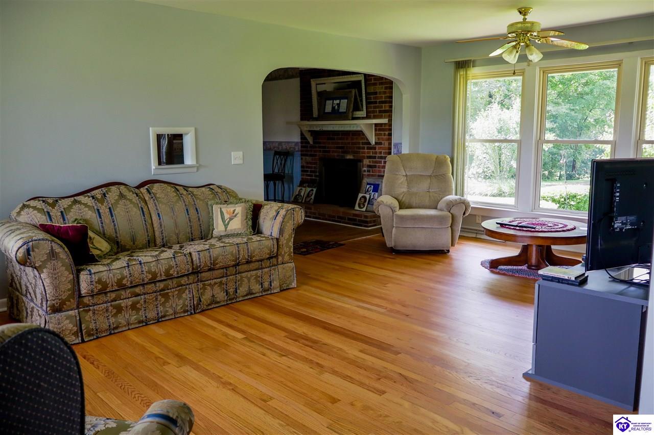 43 N Pleasant Hill Road Upton, KY 42784 #2