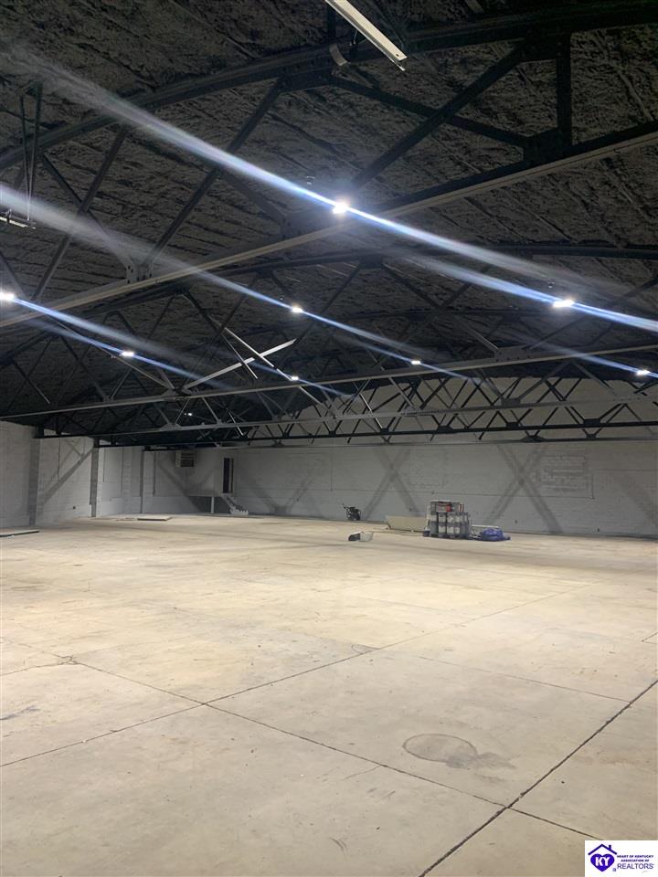 Listing Picture 107 Cherry Street Horse Cave, KY 42749 MLS HK24002947