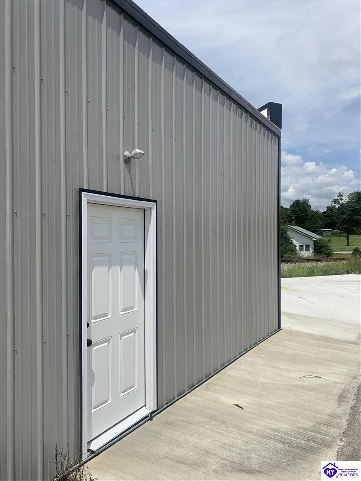 Listing Picture 107 Cherry Street Horse Cave, KY 42749 MLS HK24002947