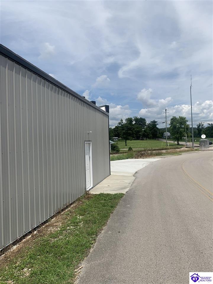 Listing Picture 107 Cherry Street Horse Cave, KY 42749 MLS HK24002947