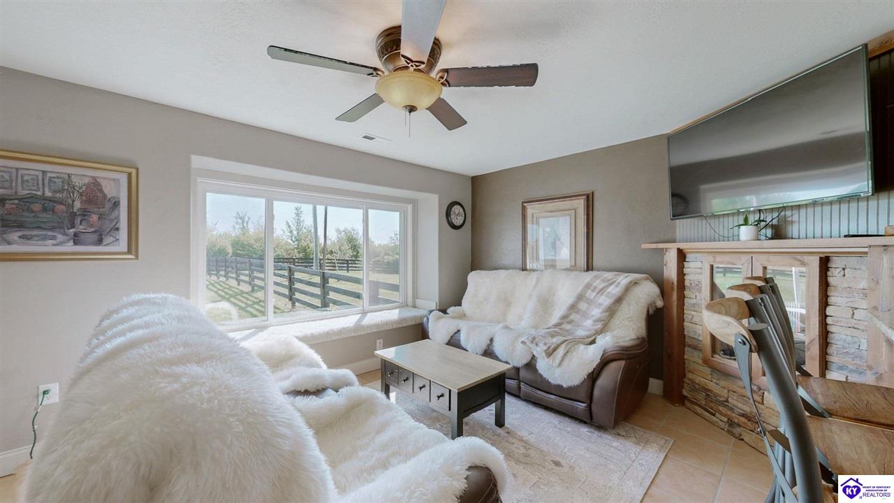 Listing Picture 992 Irwin Lane Pleasureville, KY 40057 MLS HK24003128