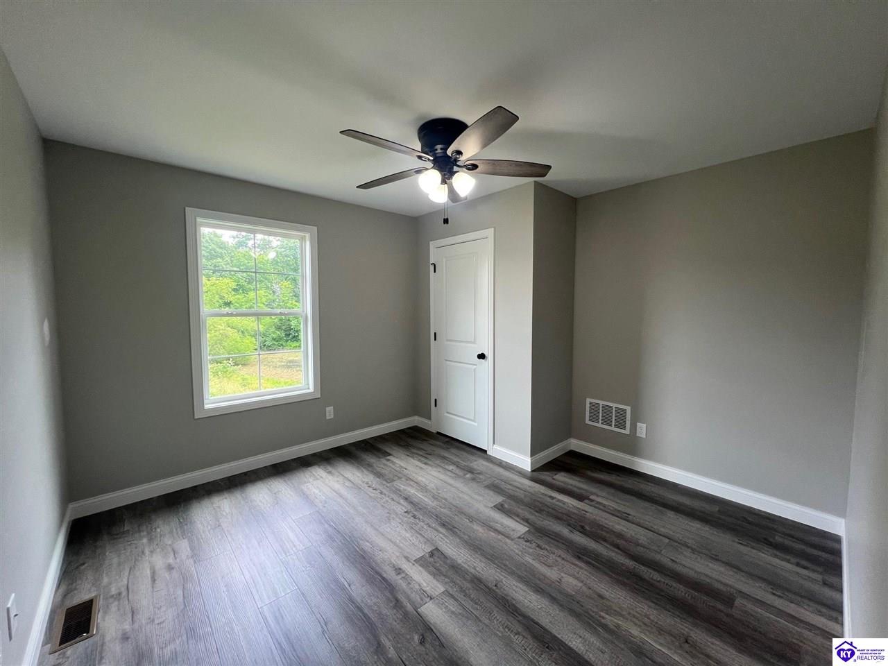 Listing Picture 142 New Orleans Ct Taylorsville, KY 40071 MLS HK24003244