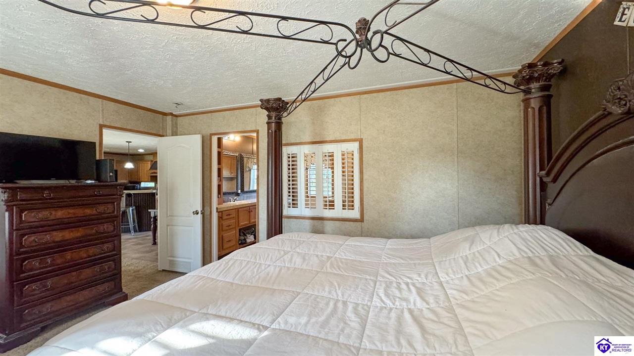 Listing Picture 175 Joe Kerr Road Campbellsville, KY 42718 MLS HK24003277