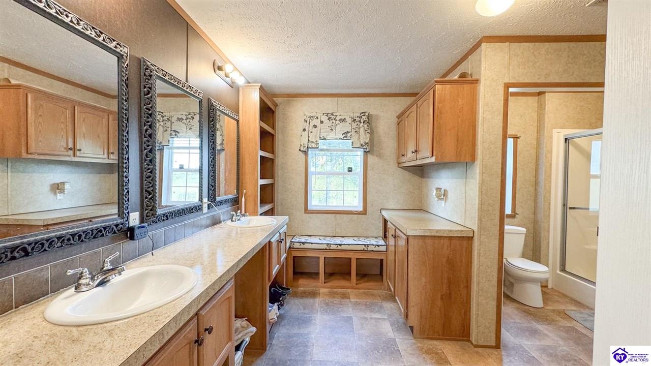 Listing Picture 175 Joe Kerr Road Campbellsville, KY 42718 MLS HK24003277