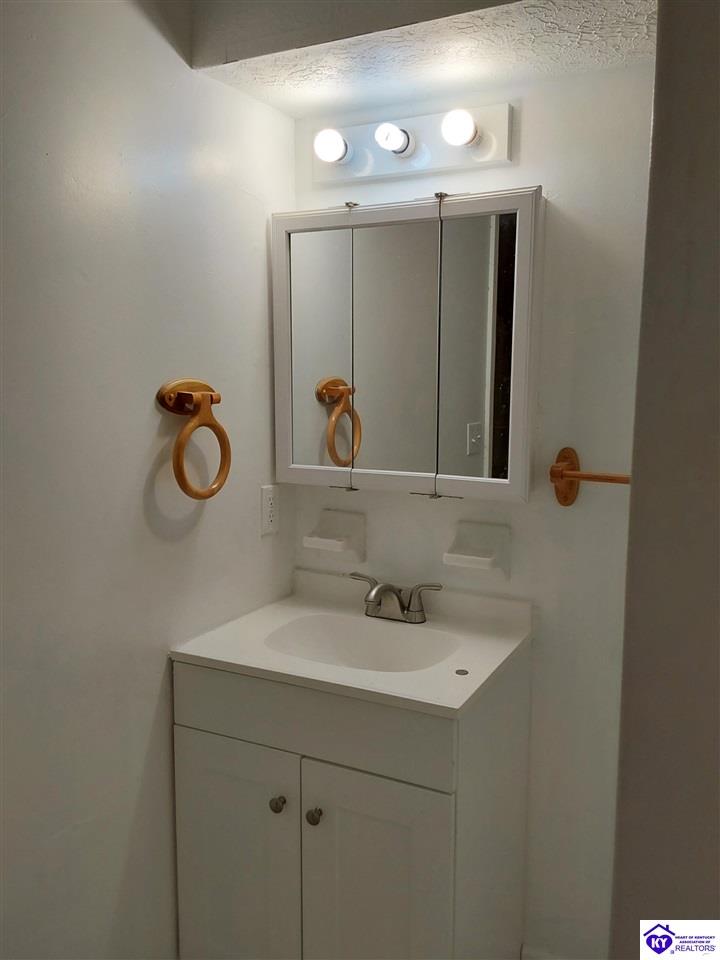 Listing Picture 2738 Pioneer Court Radcliff, KY 40160 MLS HK24003379